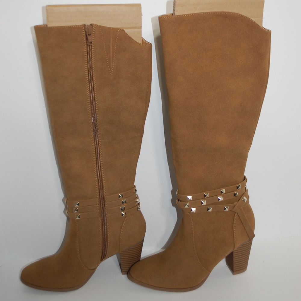NWOB **HOST PICK** Jennifer Lopez Brown  3" Heel